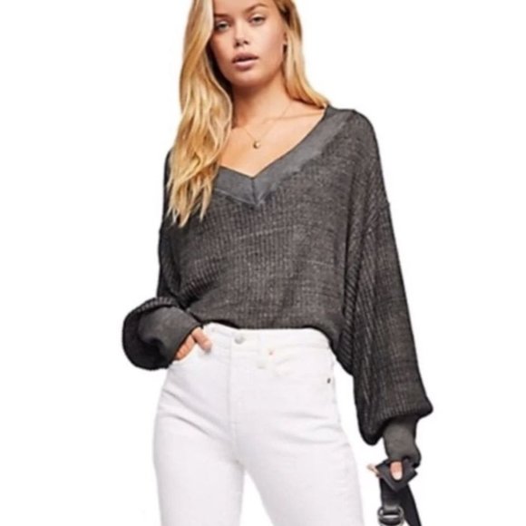 Free People We The Free South Side Thermal V-Neck Gray Black V-Neck XS‎ $68 - Picture 2 of 13